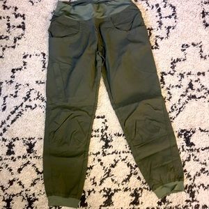 Prana Kanab pant
